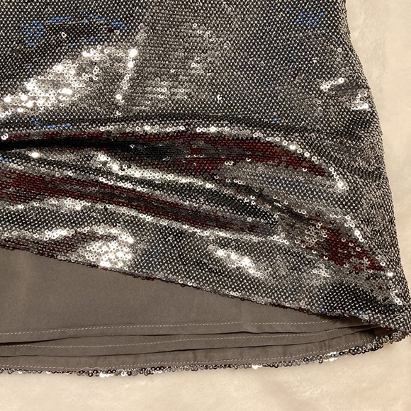 Silver/Gray Sequin Mini Skirt sz 0 💎💎💎 Perfect for Christmas and New Year - Picture 5 of 6